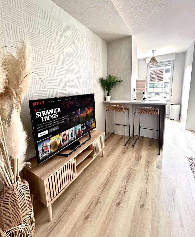 Apartamento Modern 1 Bdr + Balcony + Free Parking + Ac + Pool L'Isle-d'Abeau Exterior foto