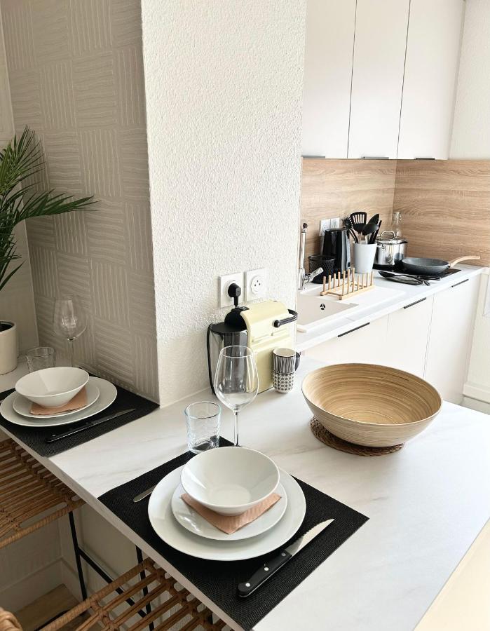 Apartamento Modern 1 Bdr + Balcony + Free Parking + Ac + Pool L'Isle-d'Abeau Exterior foto